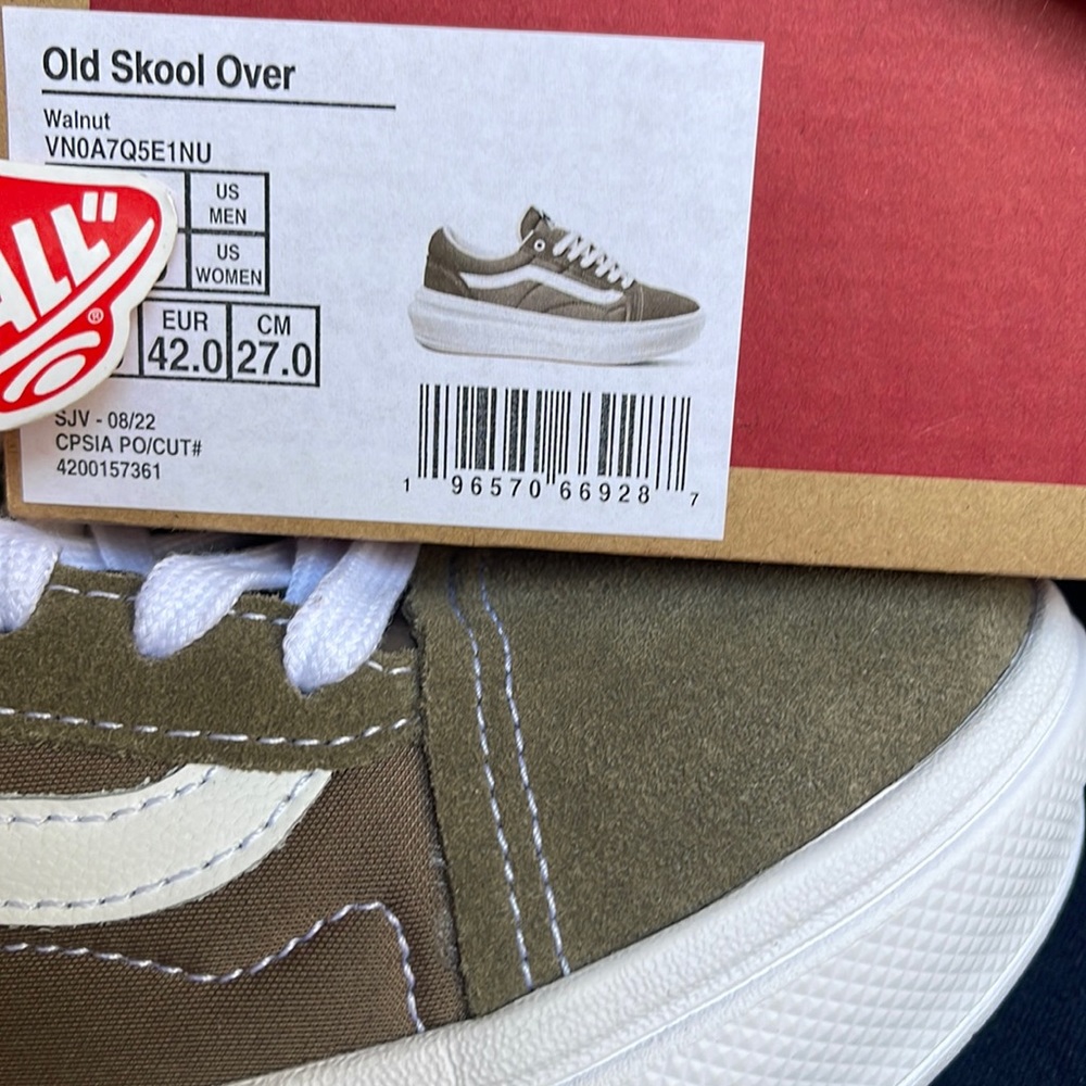 Vans Men’s Old Skool Over
Walnut
VN0A7Q5E1NU
platforms - sneakers - Picture 16 of 16